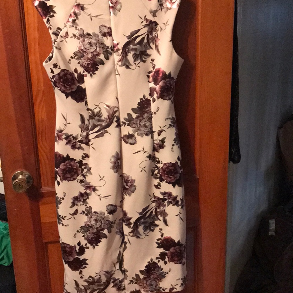Dress - Picture 3 of 3